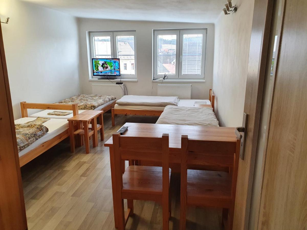 Apartman Plasy Exterior foto
