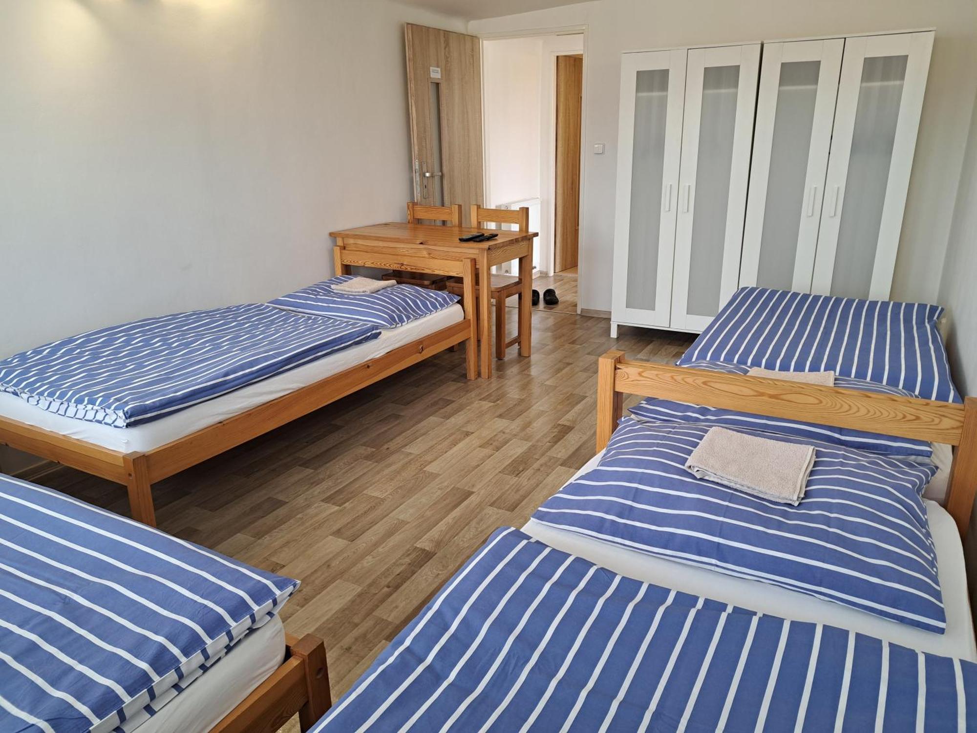 Apartman Plasy Exterior foto